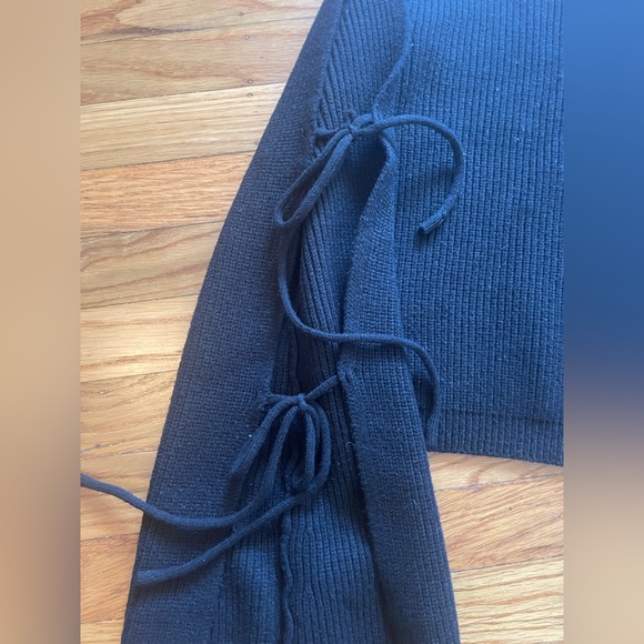 Lulus black flutter sleeve cropped sweater XS - Picture 6 of 6